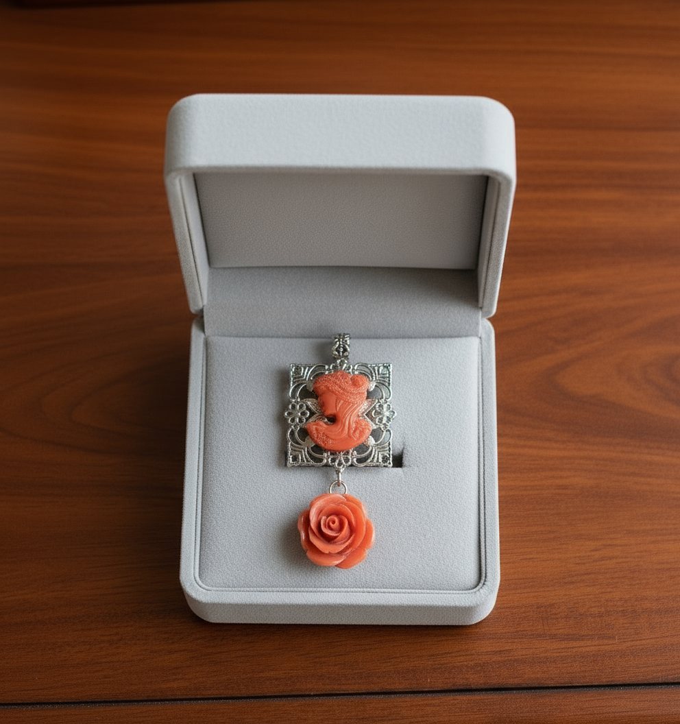 pendentif en reproduction de corail représentant une jolie dame et une rose sculptée NACRELUNE pendentif