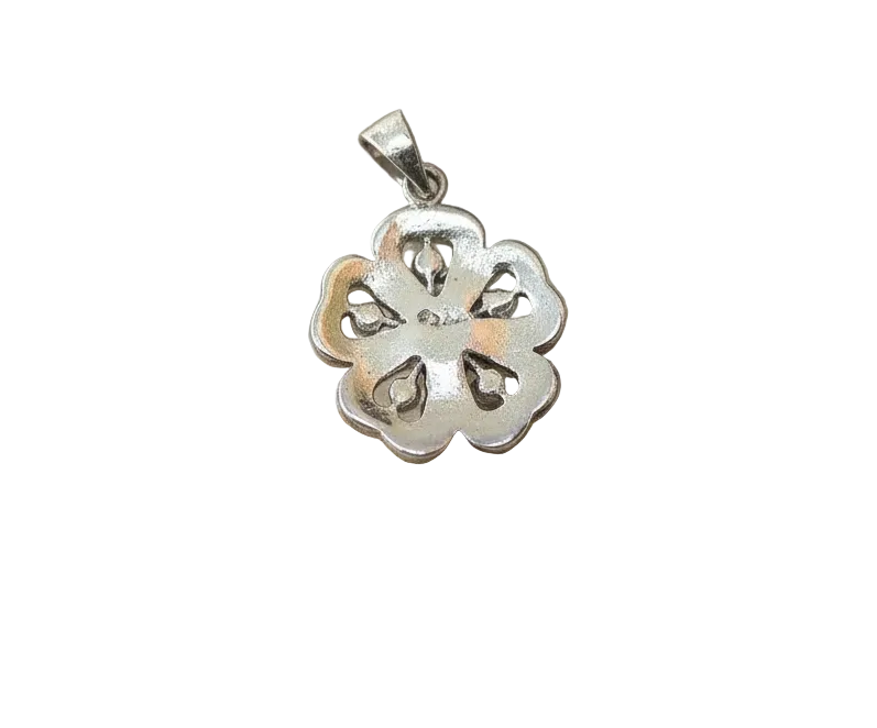 Pendentif en argent 925 et marcassites en forme de fleur nacrelune.com pendentif