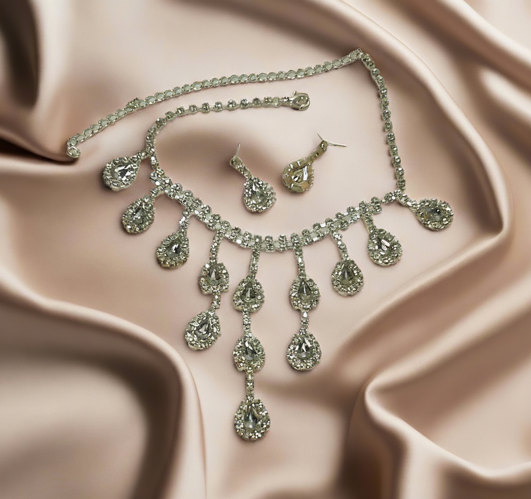 Parure en strass avec pendeloques NACRELUNE parure