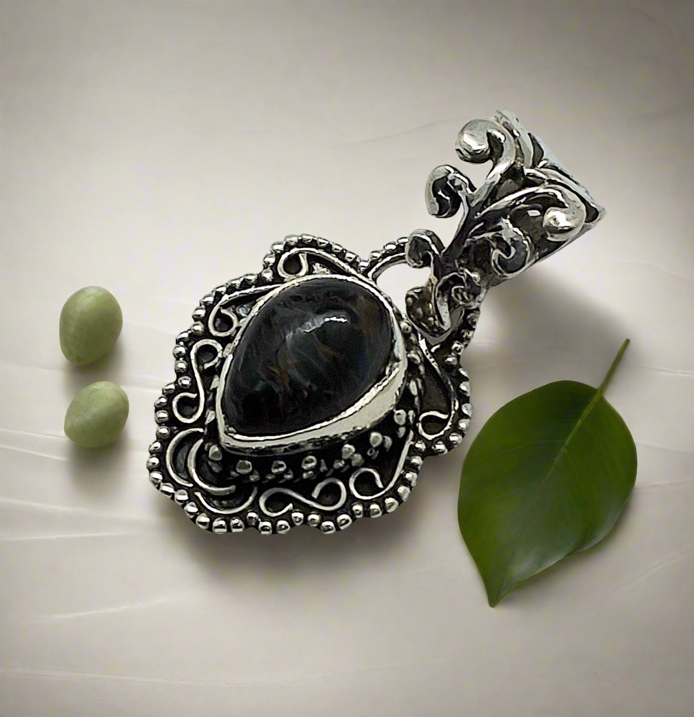 Petit pendentif argent et oeil du tigre