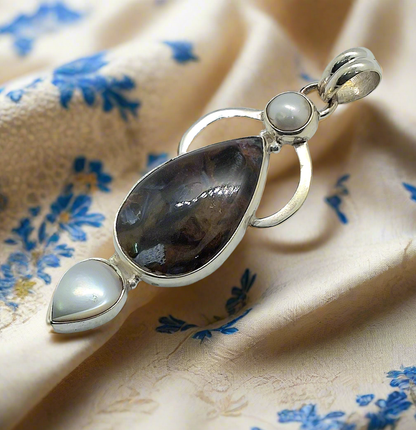Pendentif en argent véritable avec perle fine et pierre brute polie