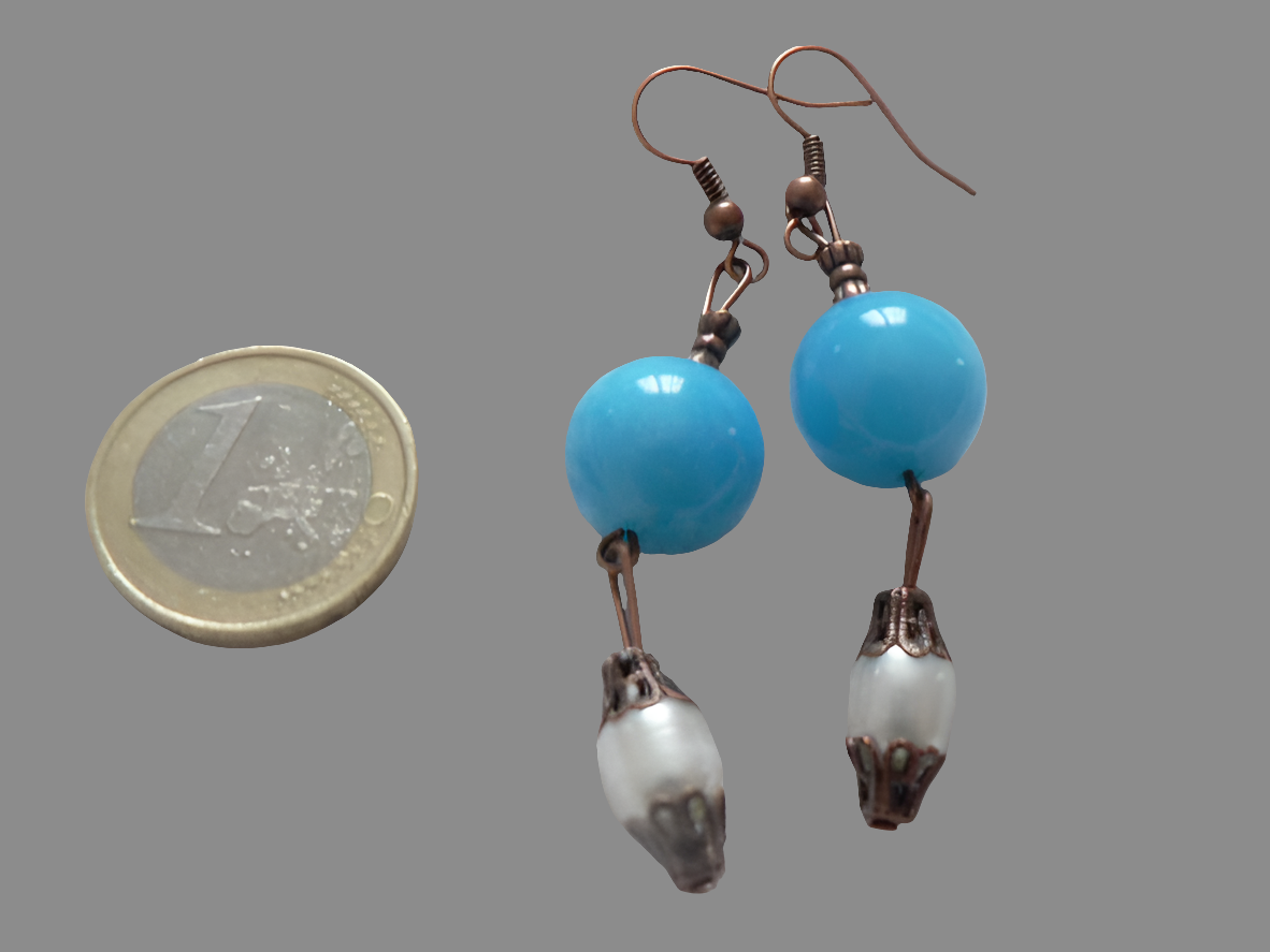 Blue quartz set with cultured pearls SE97