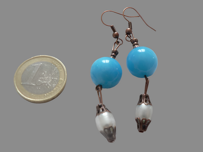 Blue quartz set with cultured pearls SE97