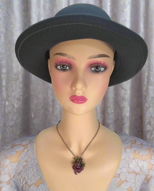 Pendentif en strass en forme de rose : 2 couleurs disponibles
