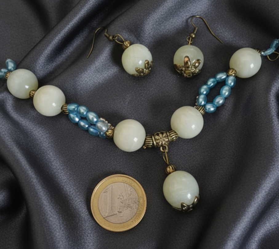 Parure pierres de lune grises et perles de culture bleues NACRELUNE parure