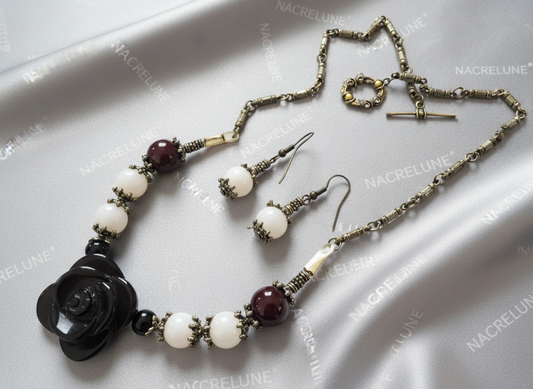 Parure en perles d'agates avec fleur en agate sculptée NACRELUNE parure