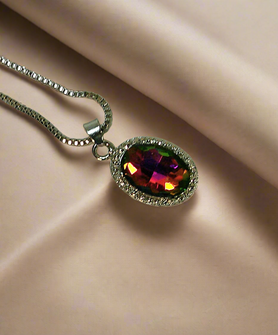 Pendentif en argent avec topaze traitée mystique