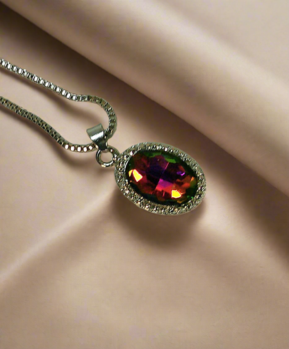 Pendentif en argent avec topaze traitée mystique