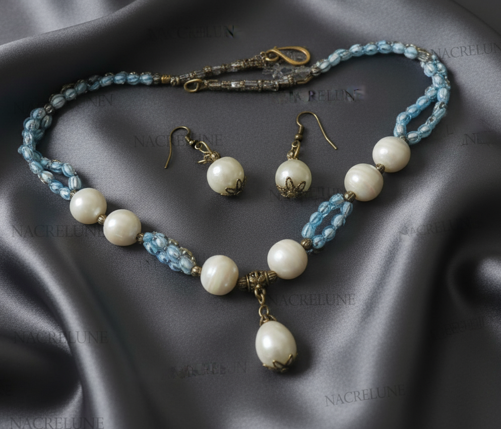 Parure pierres de lune grises et perles de culture bleues nacrelune.com parure