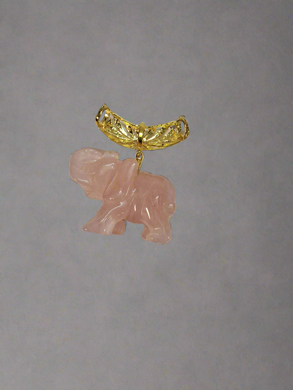 Pendentif éléphant sculpté quartz rose