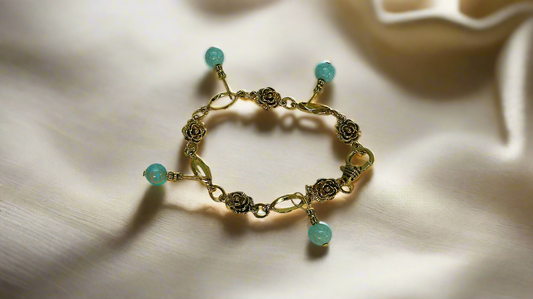 bracelet fantaisie avec turquoises véritables breloques
