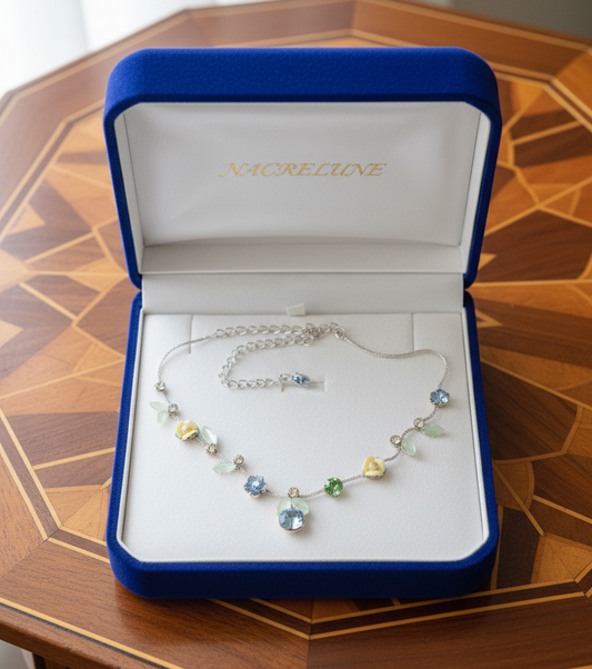 Collier avec strass et fleurs porcelaine NACRELUNE collier