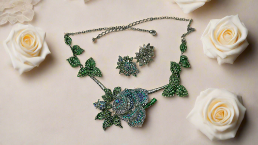 Parure en strass représentant des roses bleues