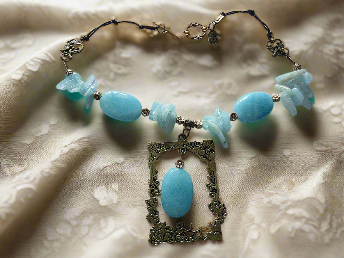 Collier en perles d'aigue-marines véritables