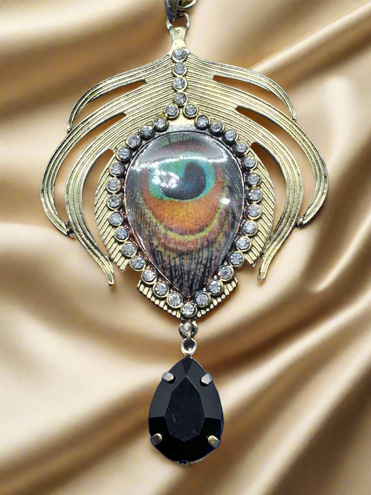 Collier long fantaisie représentant plume de paon détail