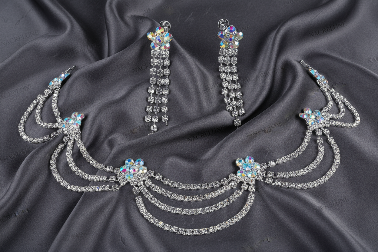 Parure en strass blancs et petites fleurs aurore boréale nacrelune.com parure