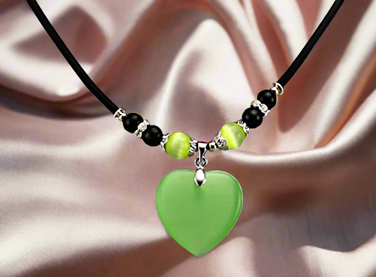 Pendentif coeur oeil de chat  (Vert) N165