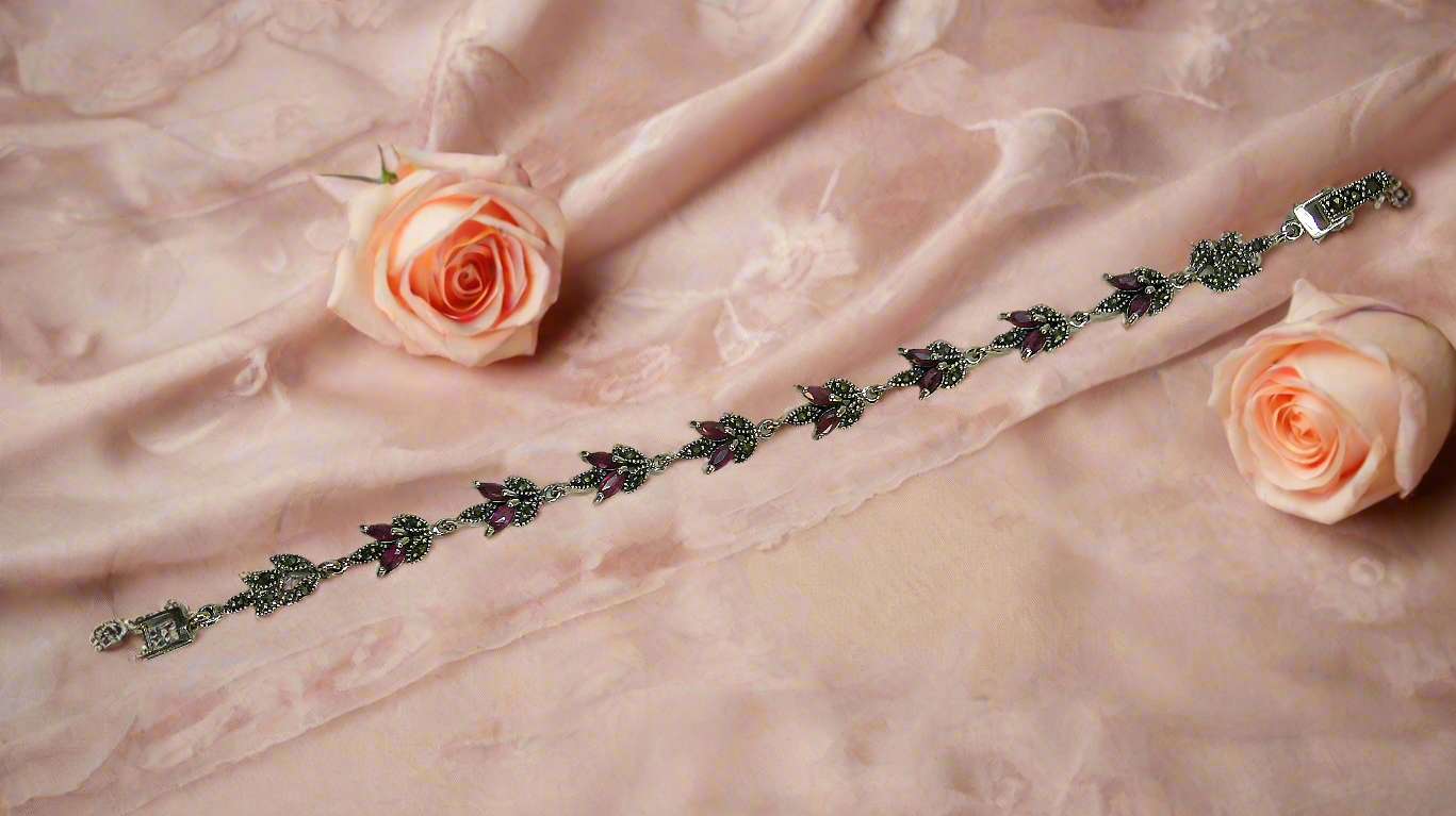 Bracelet en argent et marcassites avec rubis véritables