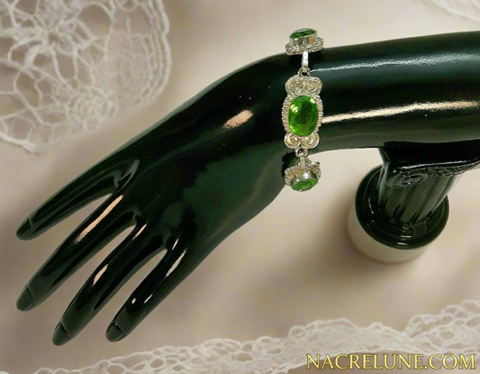 Bracelet en argent avec peridots (olivines) NACRELUNE bracelet