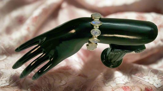 Bracelet en argent et pierres de lune