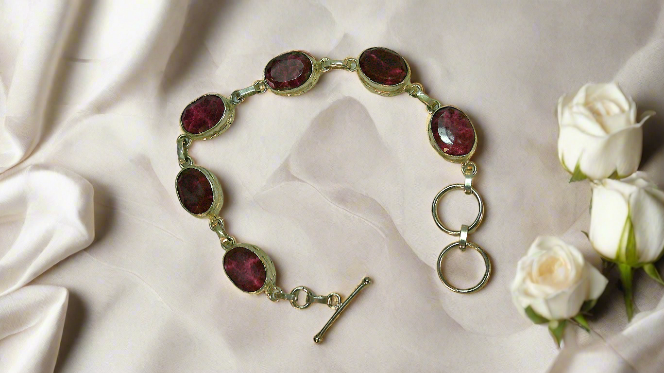 Bracelet en rubis facetté sur argent