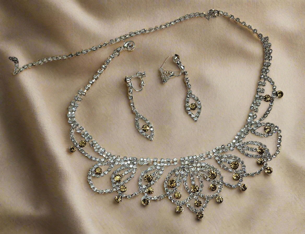 Parure en strass blancs et topazes