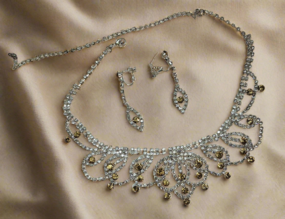 Parure en strass blancs et topazes
