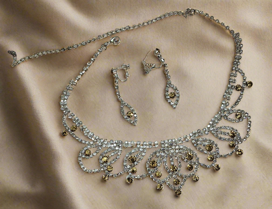 Parure en strass blancs et topazes