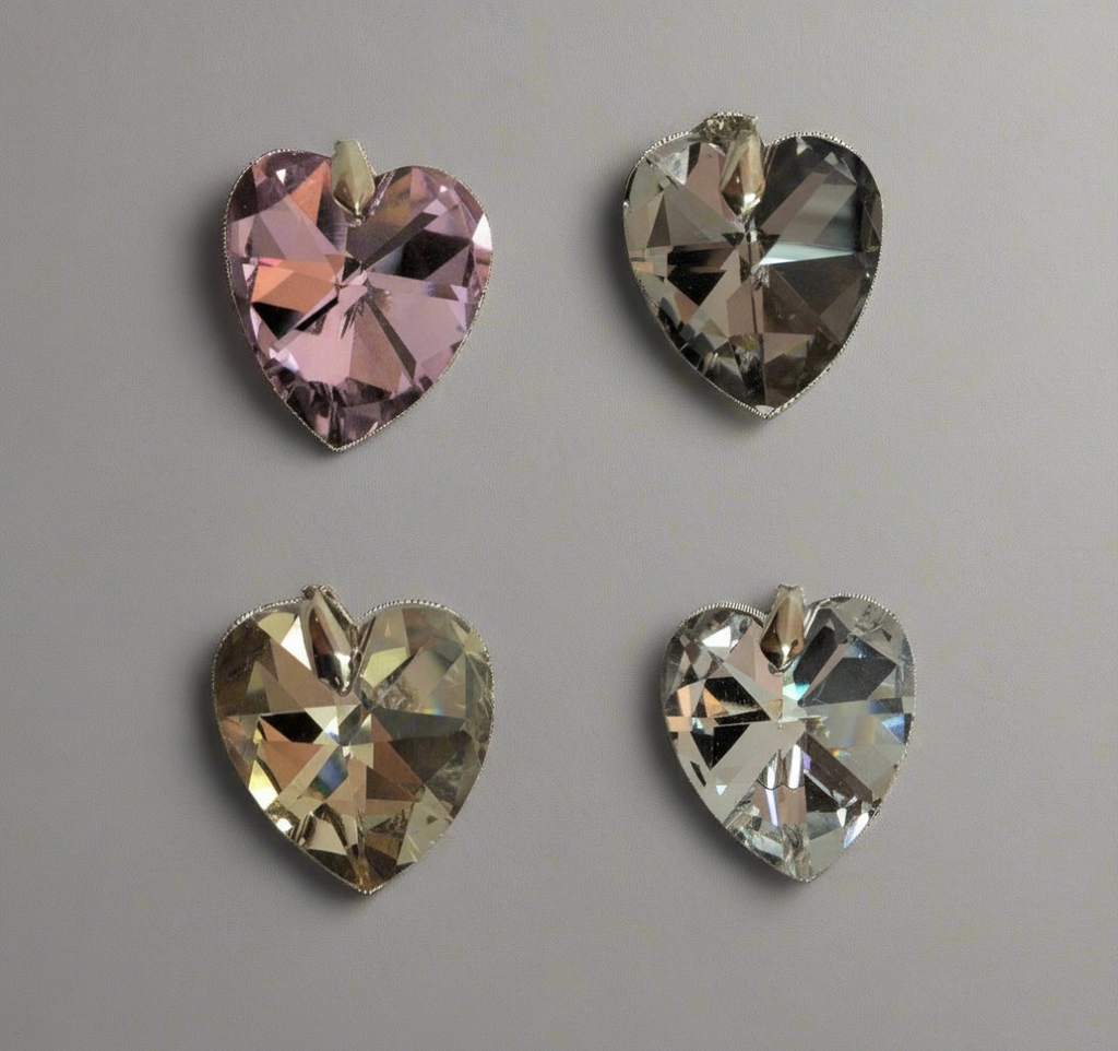 Pendentif coeur en cristal : choisissez votre couleur nacrelune.com pendentif