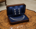 Parure de petits strass bleu roi nacrelune.com parure