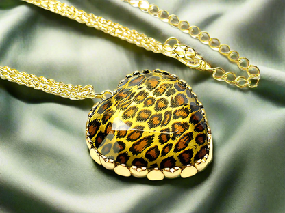 Pendentif fantaisie en forme de coeur tigré