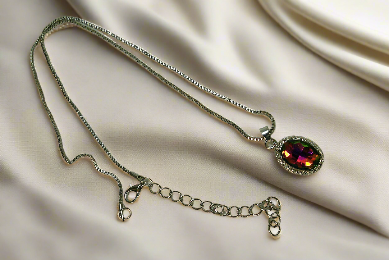 Pendentif en argent avec topaze traitée mystique