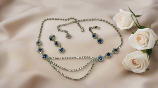 Parure de petits strass bleu roi