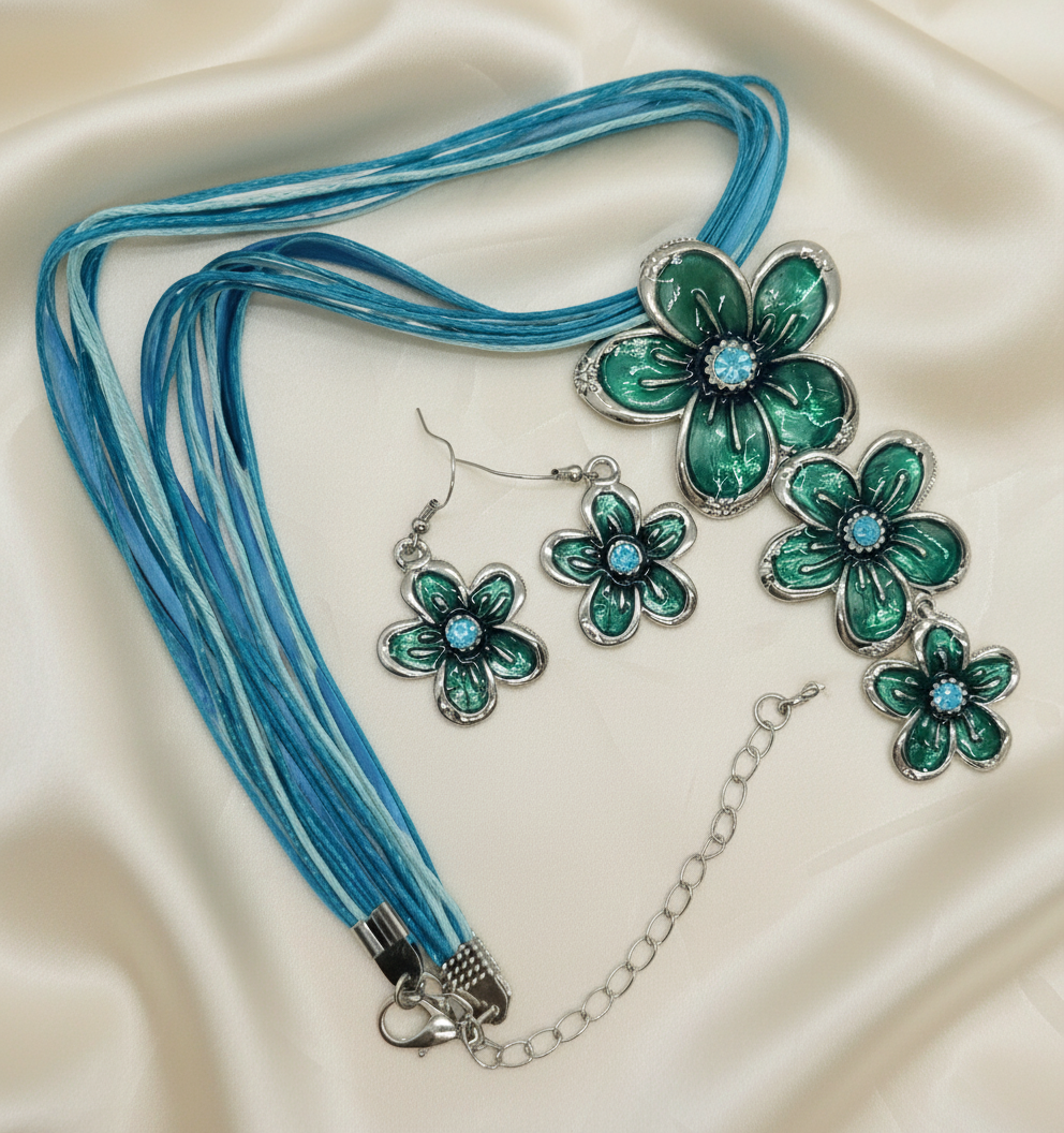 Pendentif en émail et strass en forme de fleurs avec boucles assorties nacrelune.com parure