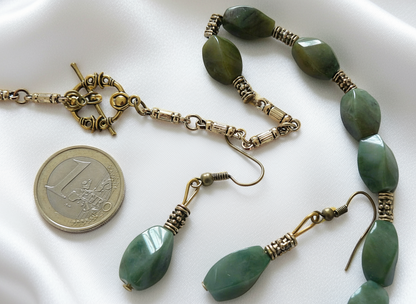 Parure en perles de jaspes verts NACRELUNE parure