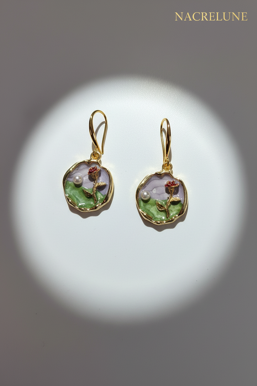 Boucles d'Oreille Émail Décoré Motif Rose – Bijou Fantaisie Féminin | NACRELUNE NACRELUNE boucles d'oreille