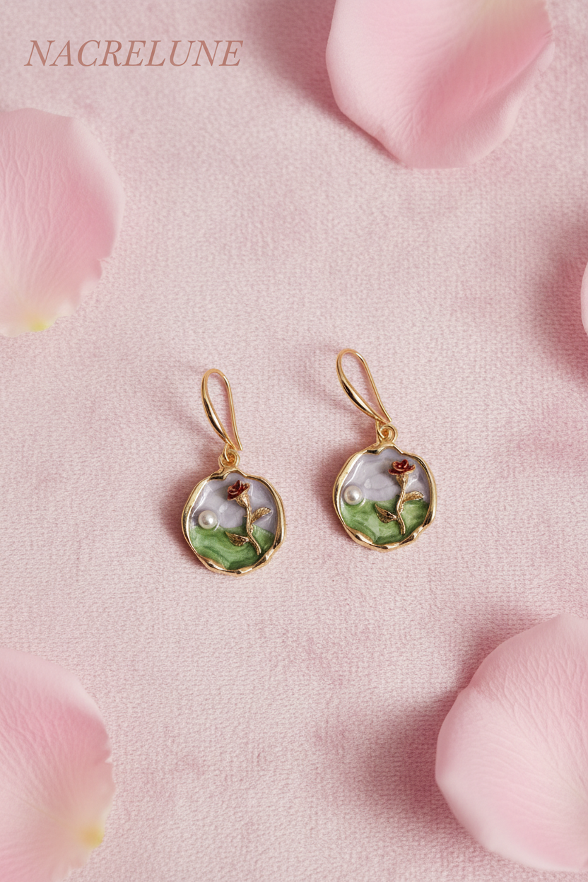 Boucles d'Oreille Émail Décoré Motif Rose – Bijou Fantaisie Féminin | NACRELUNE NACRELUNE boucles d'oreille