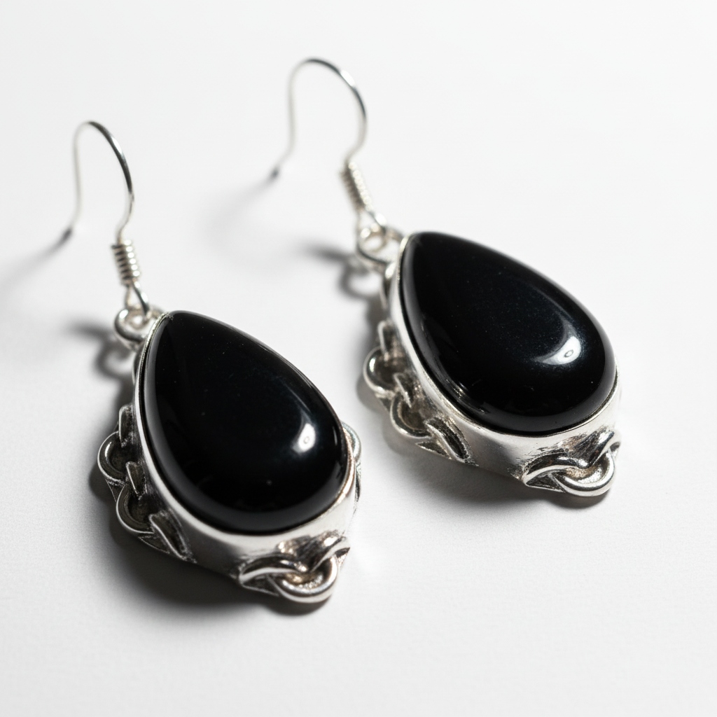 Boucles d'oreille en argent et onyx poli nacrelune.com boucles d'oreille
