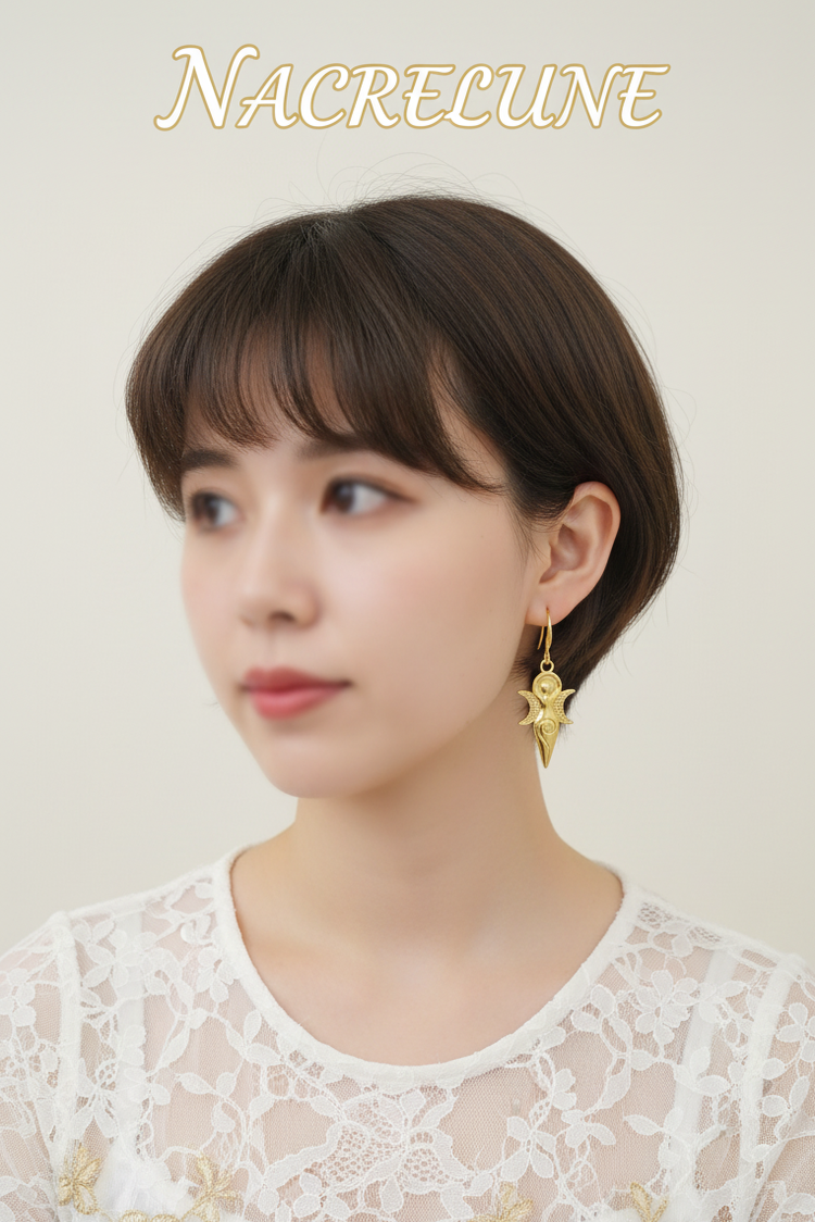 Boucles Déesse Mère en acier inoxydable plaqué or 18 carats | NACRELUNE NACRELUNE boucles d'oreille