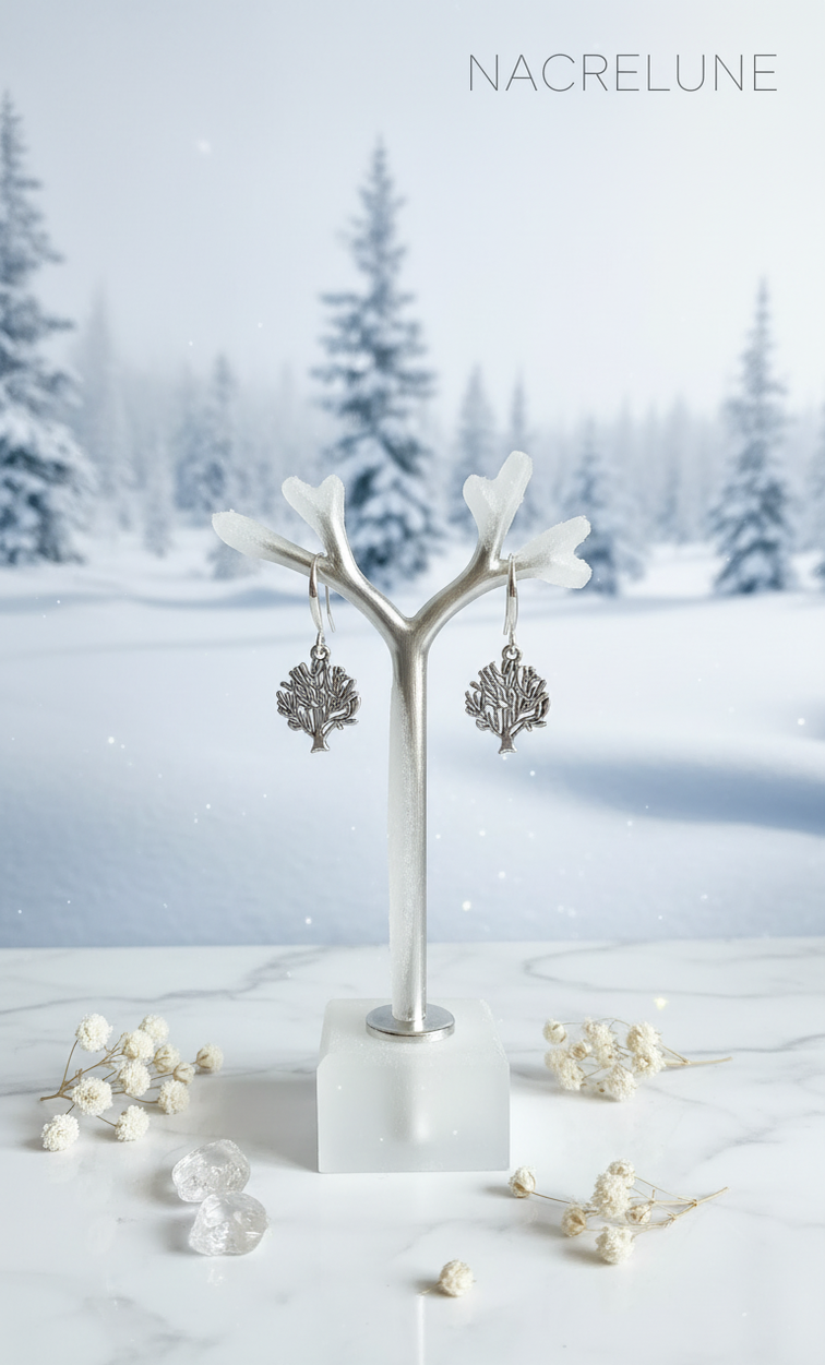Boucles d'oreille arbre en hiver – Bijou nature & poésie hivernale | NACRELUNE