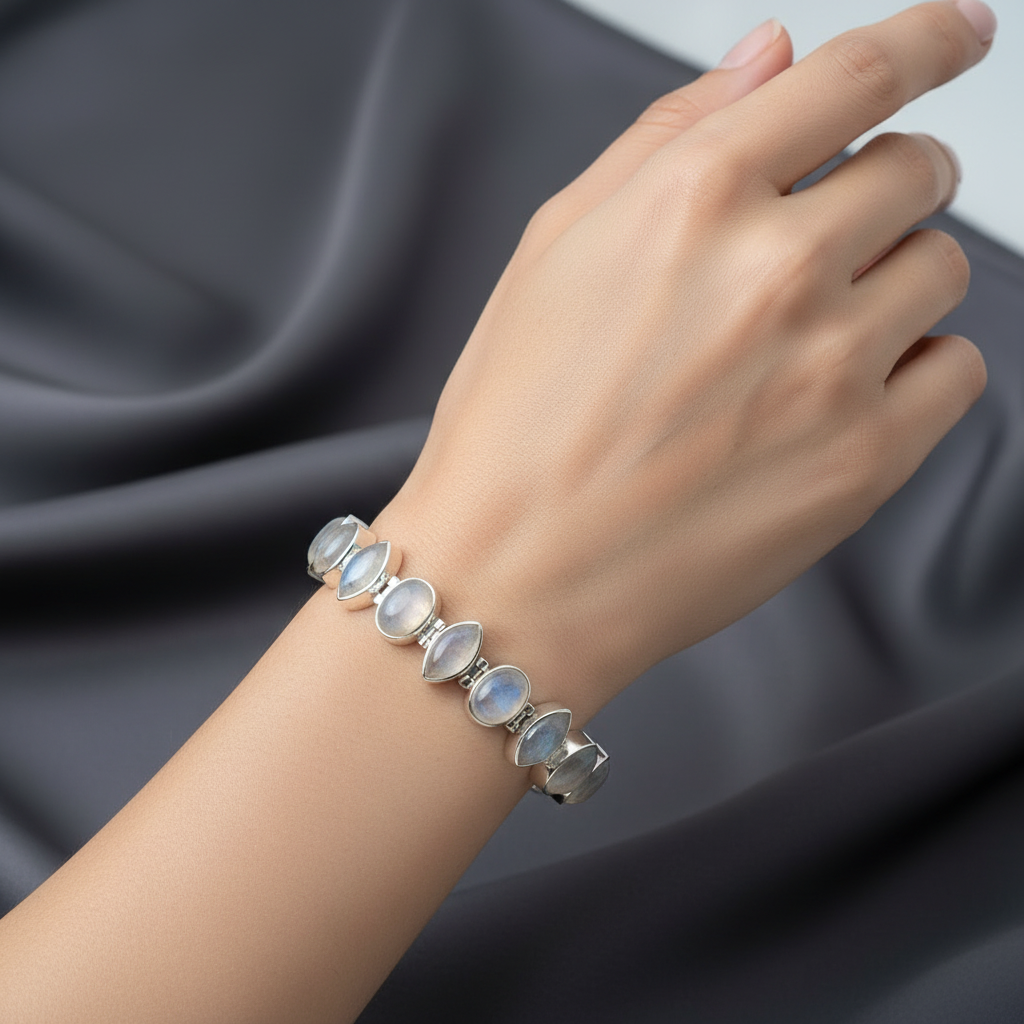 Bracelet en argent et pierres de lune nacrelune.com bracelet