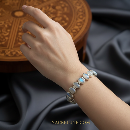 Bracelet en argent et pierres de lune nacrelune.com bracelet