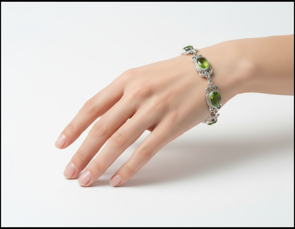 Bracelet en argent avec peridots (olivines) nacrelune.com bracelet