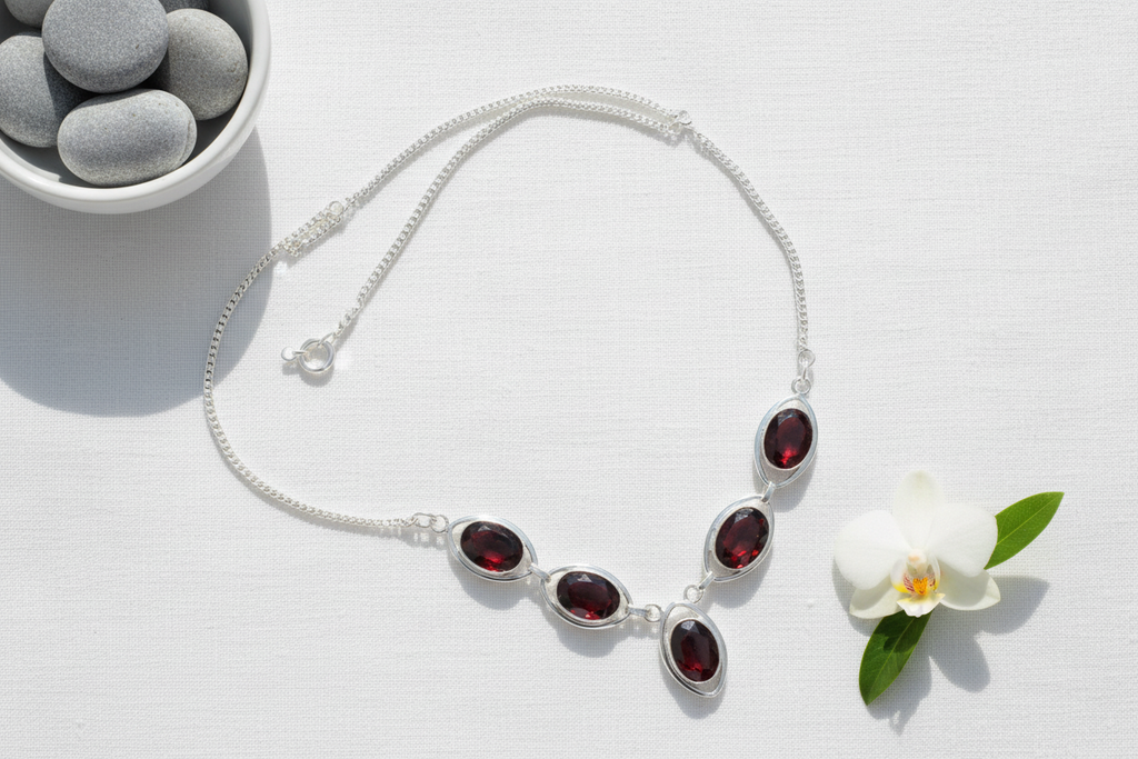 Collier en argent et grenats taillés nacrelune.com collier