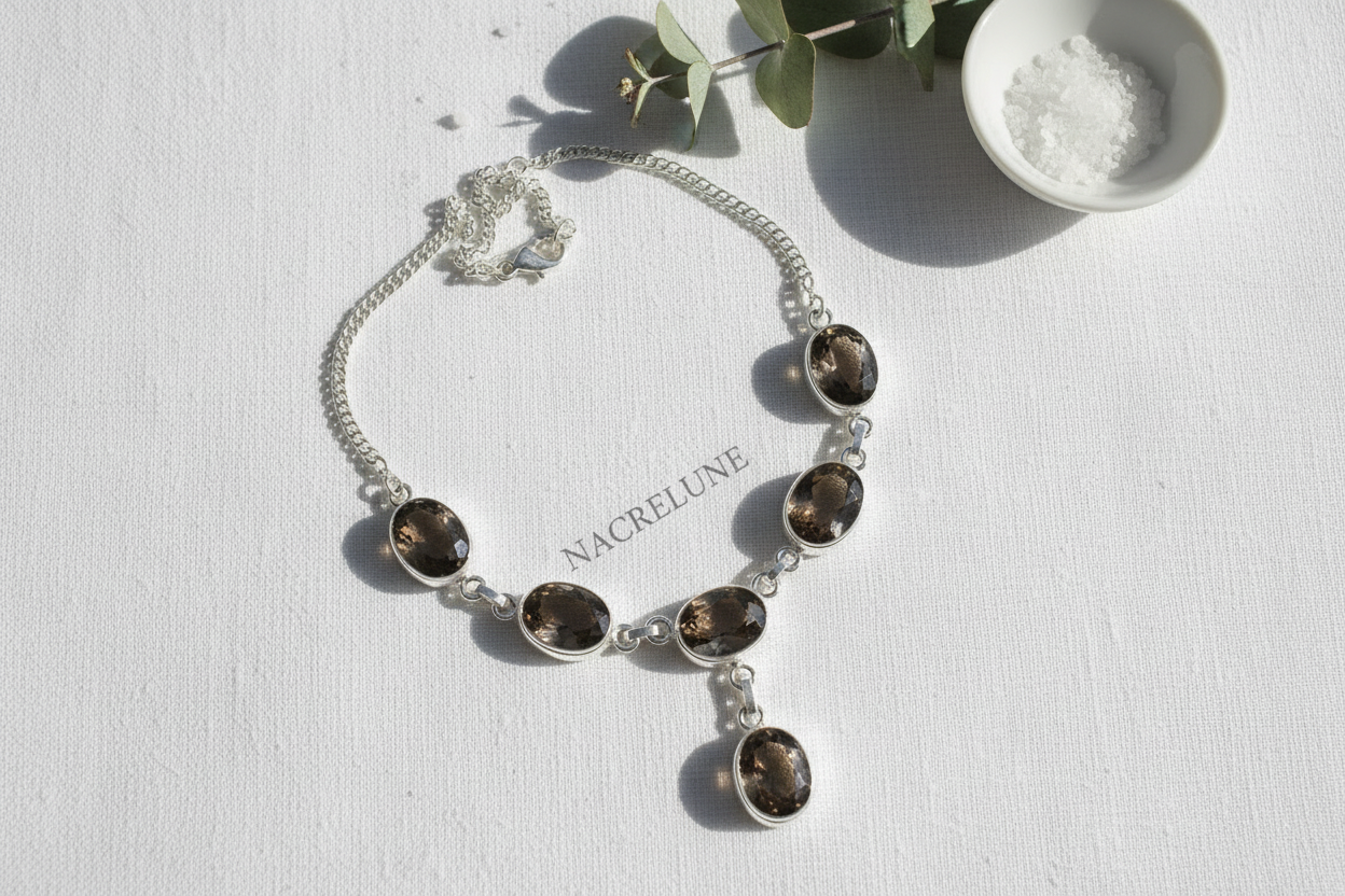 Collier en argent avec des quartz fumés taillés nacrelune.com collier