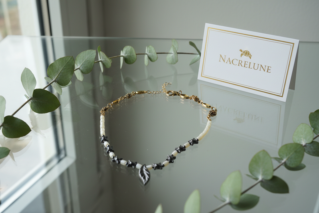 Collier nacre et tortues en hématite nacrelune.com collier