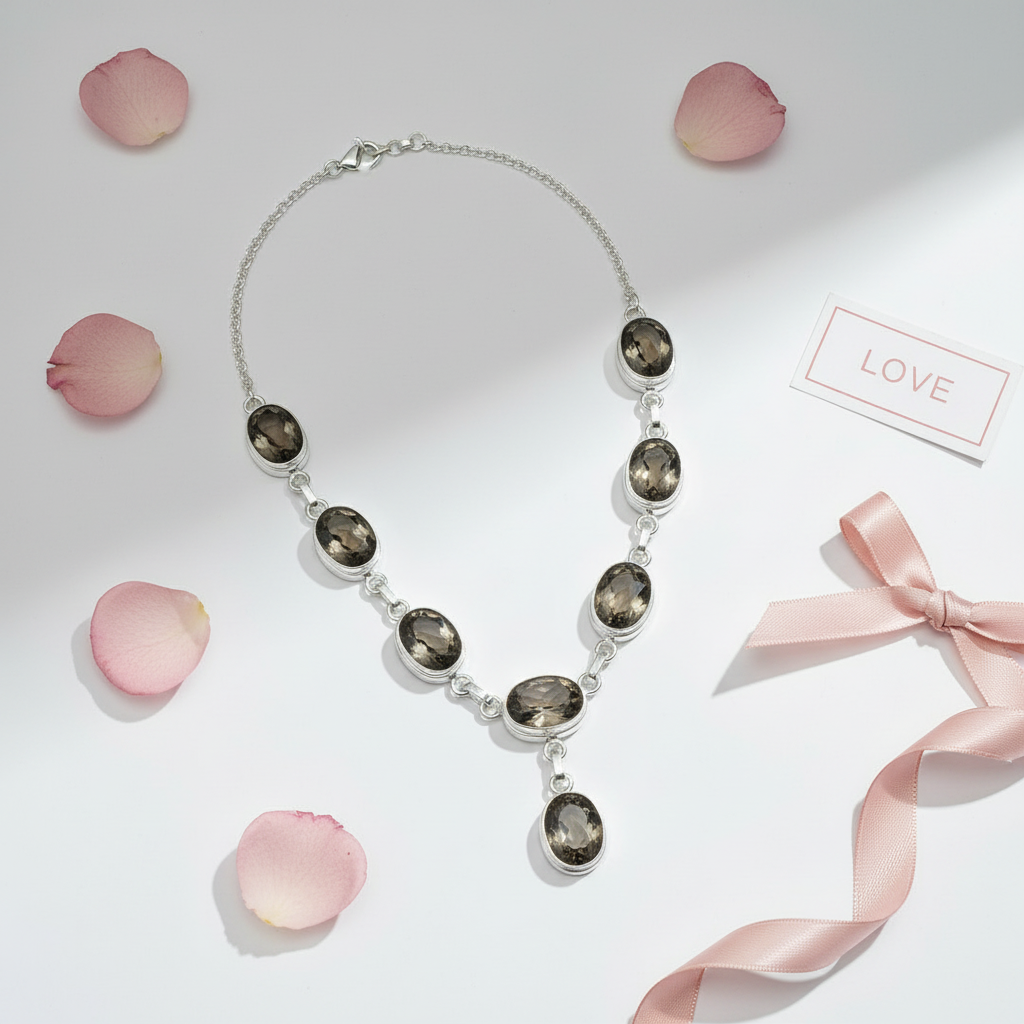 Collier en argent avec des quartz fumés taillés nacrelune.com collier