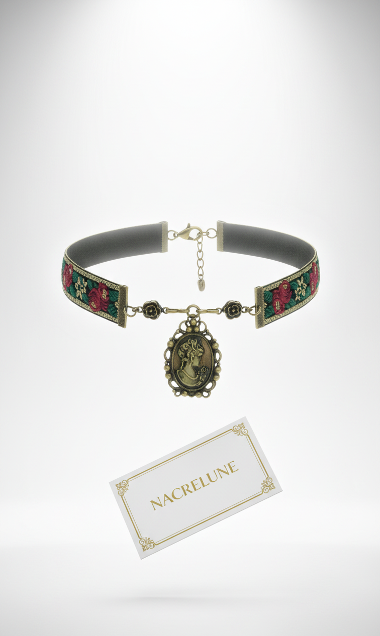 Collier Ruban Brocard & Camée Métallique | NACRELUNE nacrelune.com collier