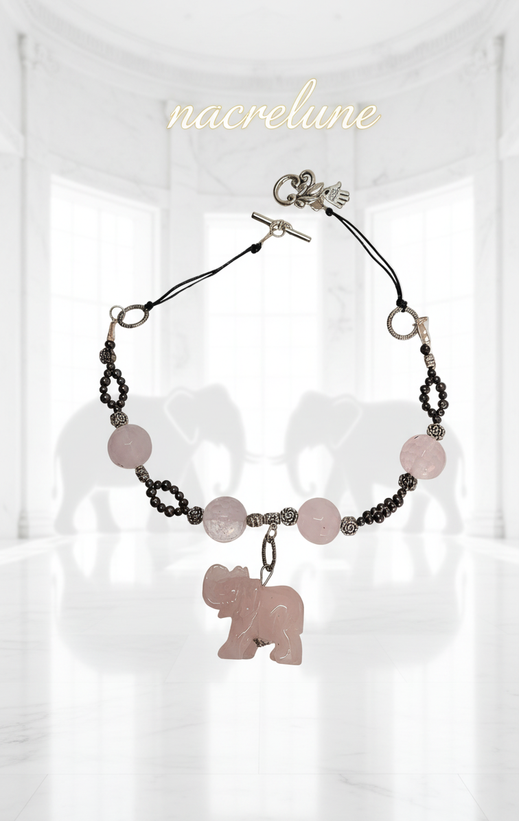 Collier Éléphant Sculpté en Quartz Rose Véritable | NACRELUNE nacrelune.com collier