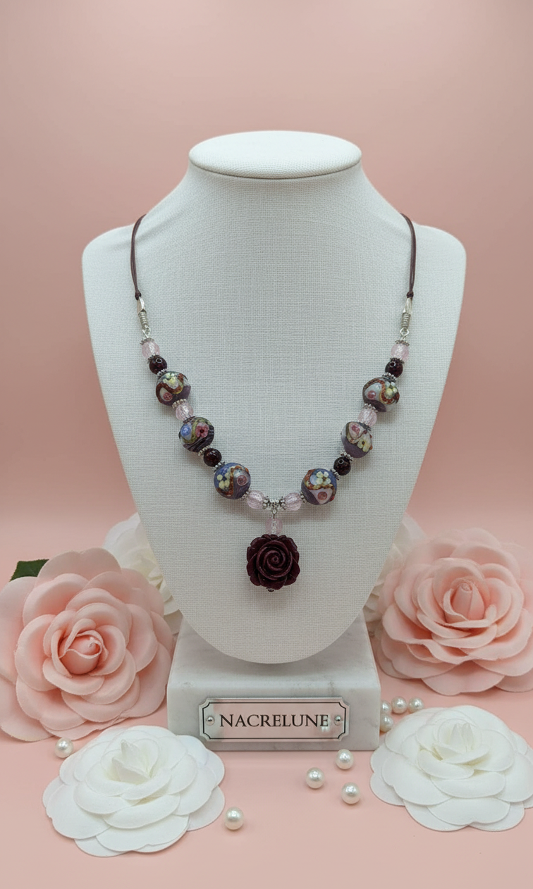 Collier Perles de Verre Vénitien & Rose en Résine | NACRELUNE nacrelune.com collier